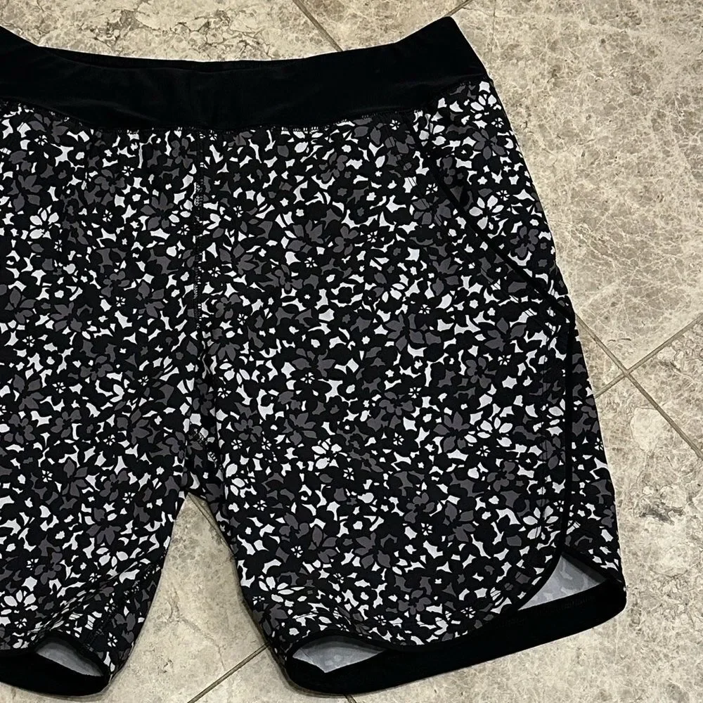 Lands End 9” Board Shorts Sunshade Black Gray Floral Size 10